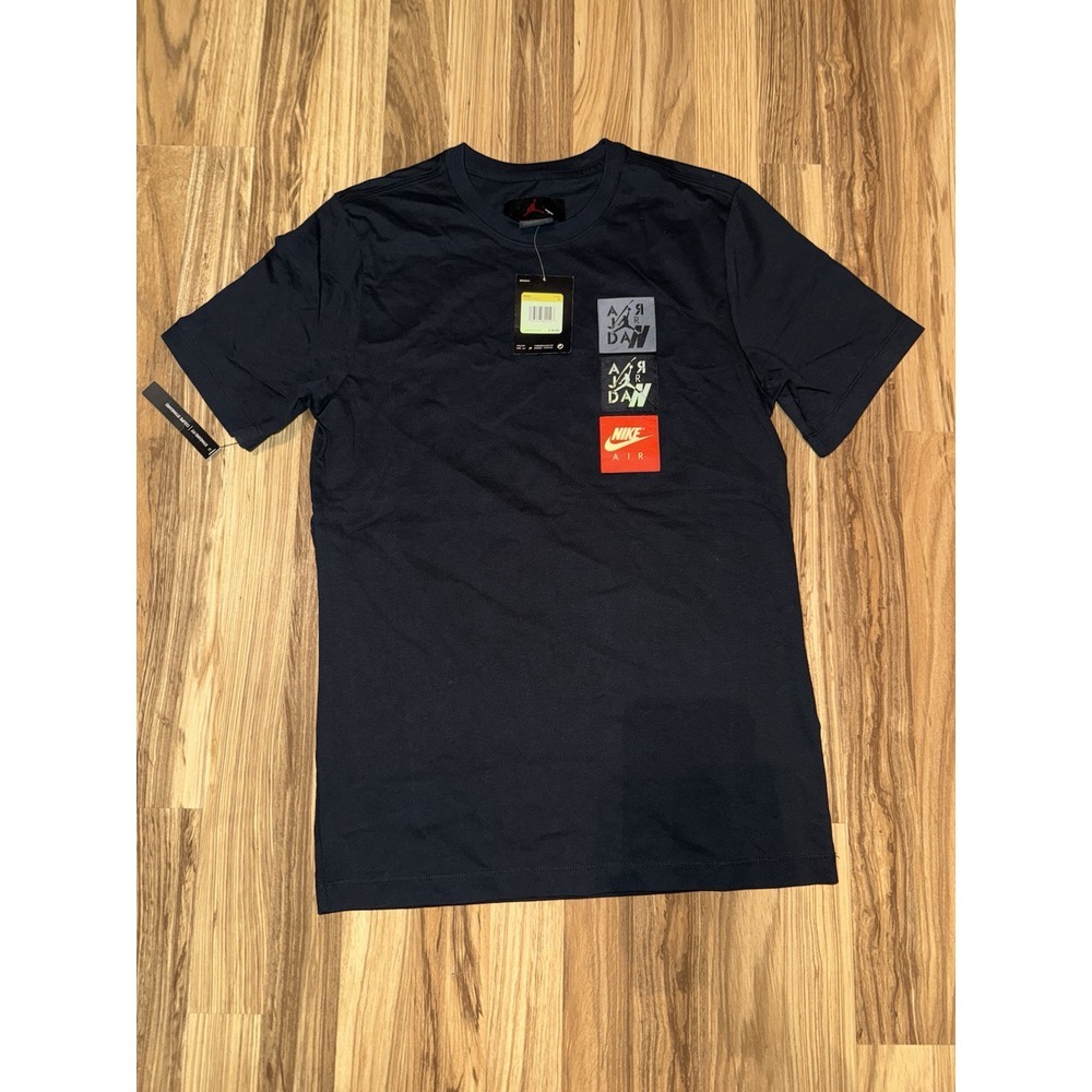 NIKE NEW Jordan 4 Men's Logic Woven Labels Tee Sz S Small ‎ (CI9875-010)
